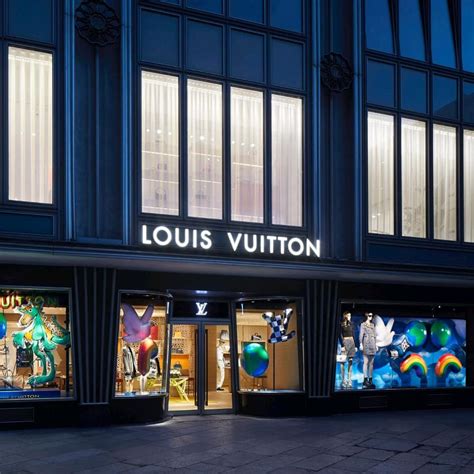 Luxury Shopping Cologne (8 Stores): Louis Vuitton  